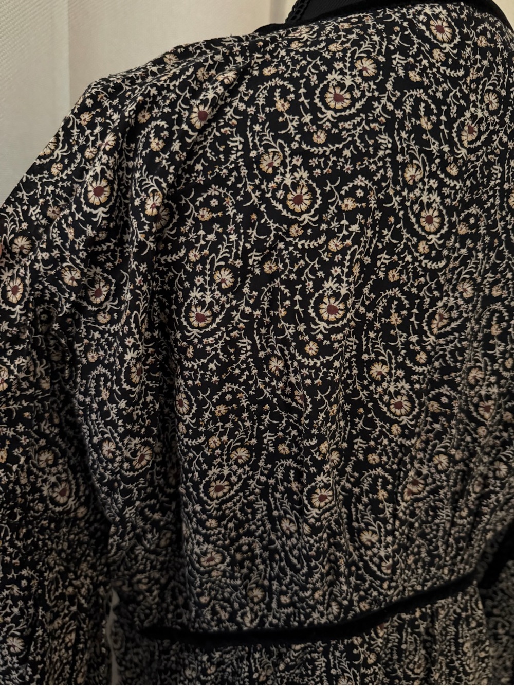 DÔEN Black Floral Velvet Trim Long Sleeve Tent Dress Size S Boho Cottagecore - Picture 9 of 9